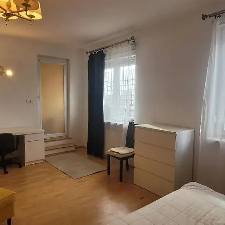 Kwatera prywatna Near The Center Of Warsaw, Bora Komorowskiego 35